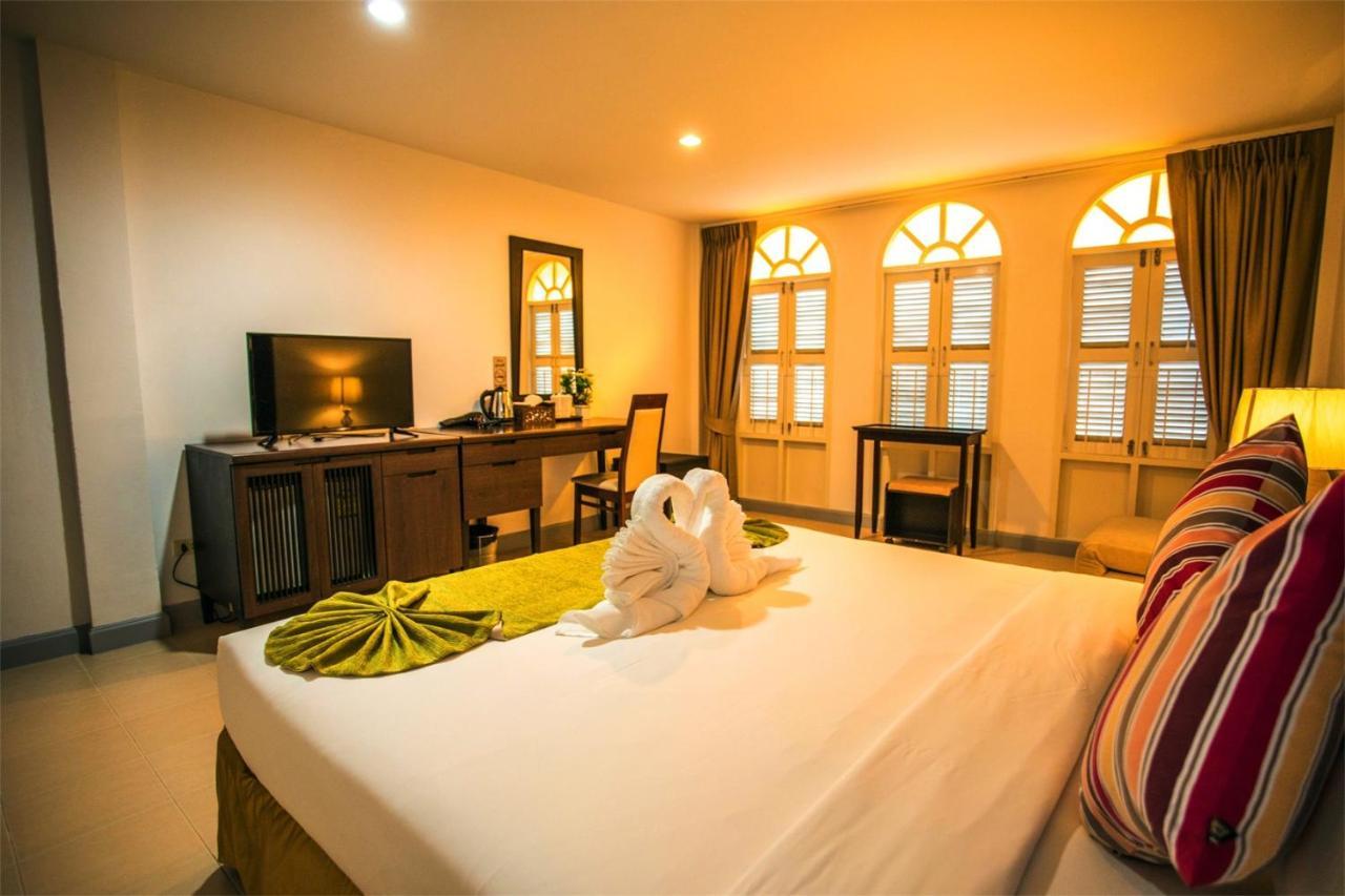 Отель Sino House Patong Экстерьер фото