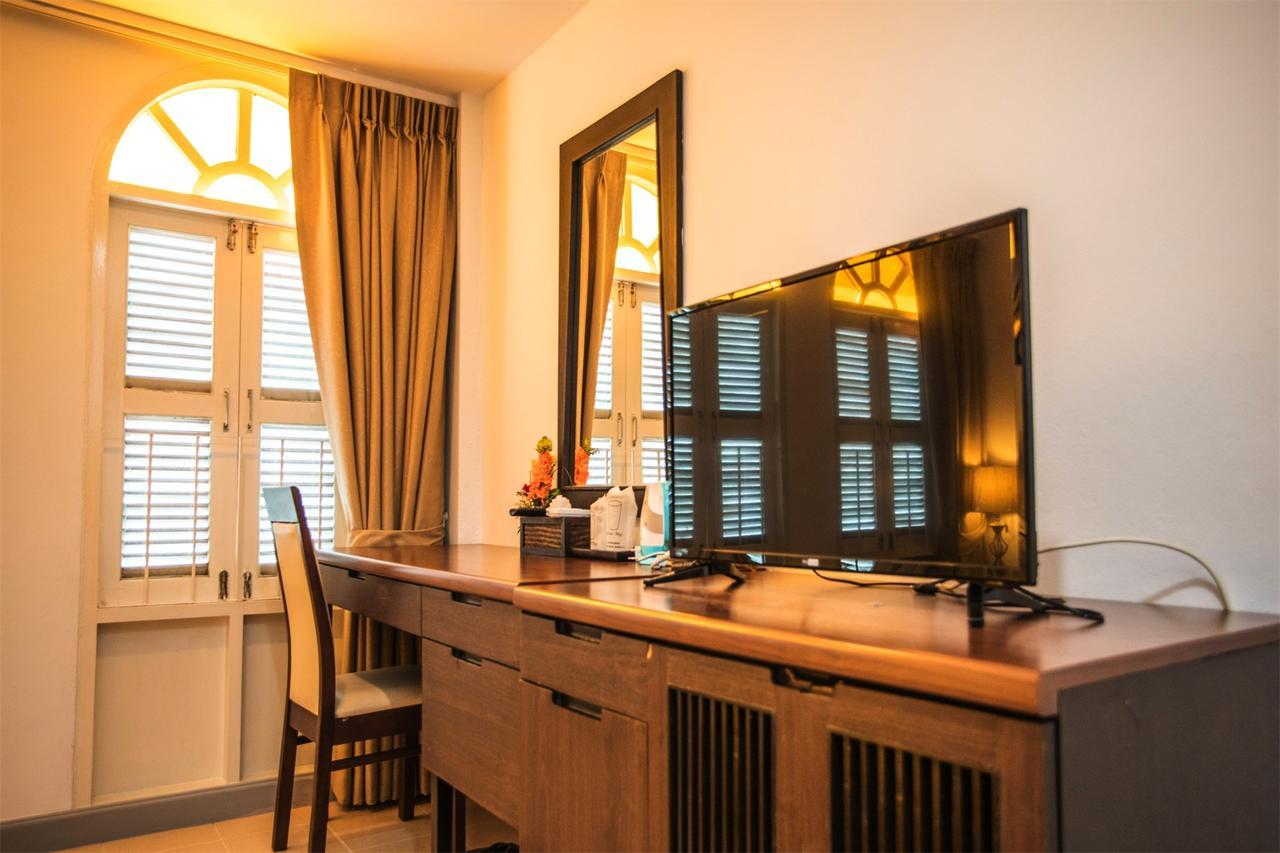 Отель Sino House Patong Экстерьер фото